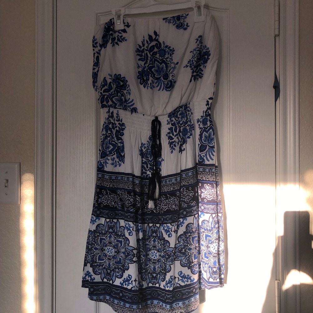 White and blue strapless summer dress